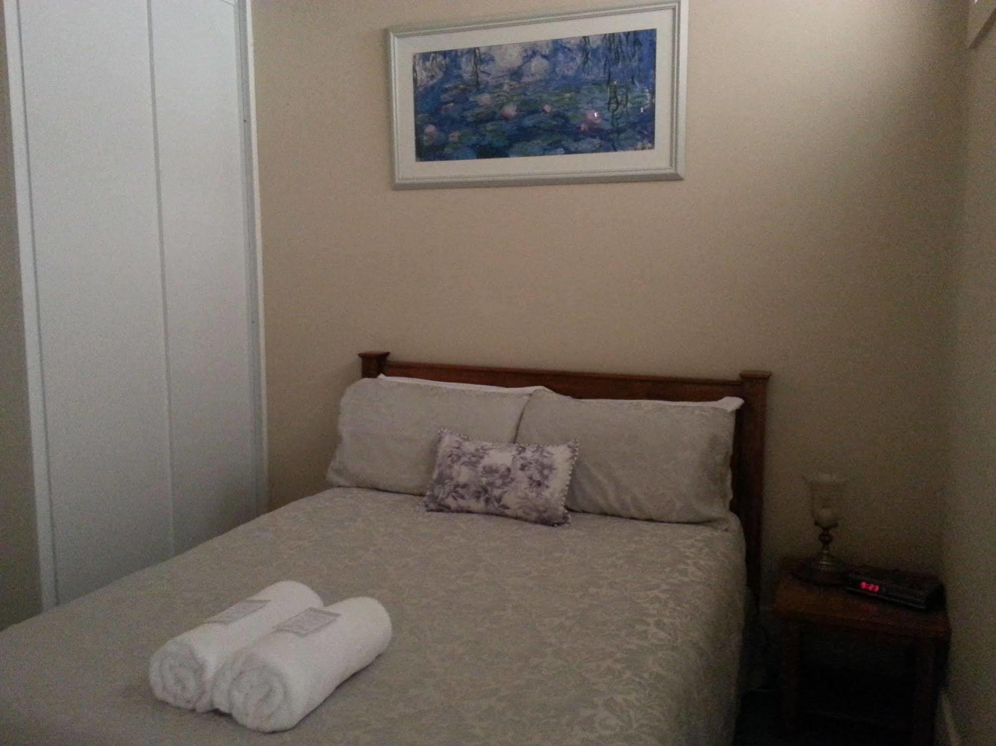 Alexandria Bed And Breakfast Винярд Экстерьер фото